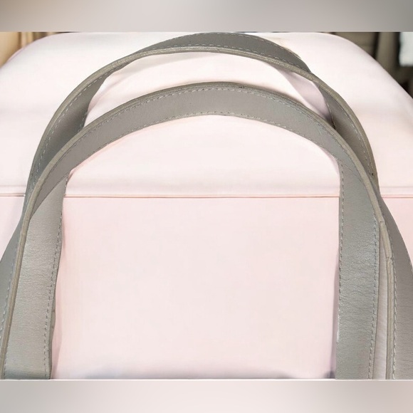 EUC Authentic CHANEL PINK New Travel Line Tote Bag Rare ALL FEET GREAT CONDITION - Picture 5 of 13